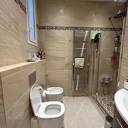 شقة Vaste 2 Pieces Raffine Vue Centre مينتون